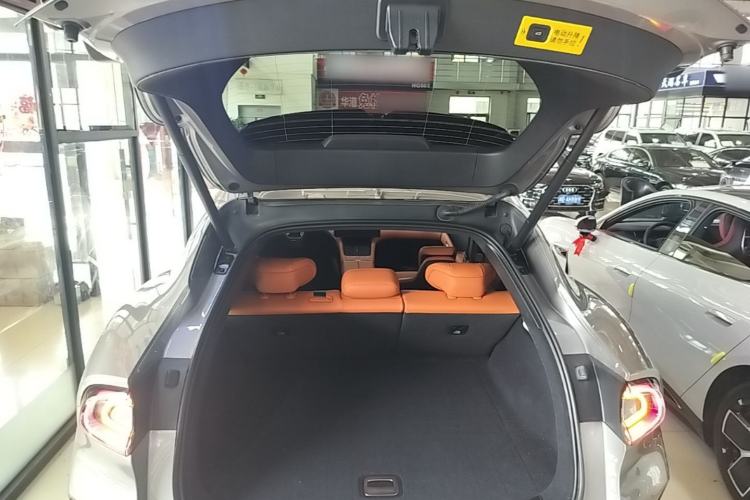 Used Xiaomi Auto YU7 2025 Ultra-Long Range High-Performance All-Wheel-Drive Max Edition Trunk