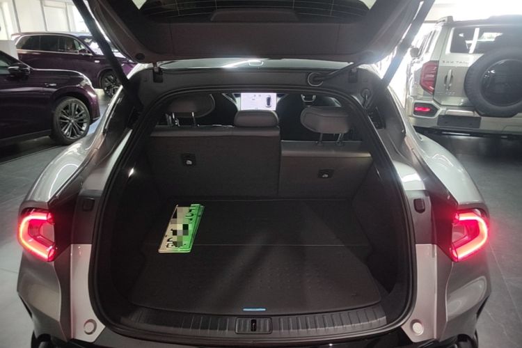 Used Xiaomi Auto YU7 2025 Ultra-Long Range Rear-Wheel Drive Version Trunk