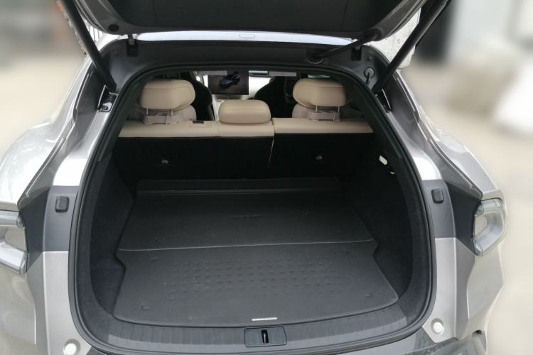 Used Xiaomi Auto YU7 2025 Ultra-Long Range High-Performance All-Wheel-Drive Max Edition Trunk