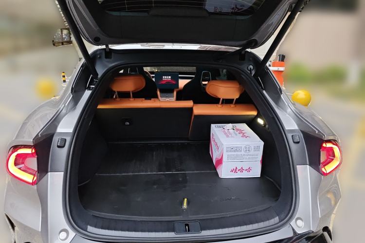 Used Xiaomi Auto YU7 2025 Ultra-Long Range High-Performance All-Wheel-Drive Max Edition Trunk
