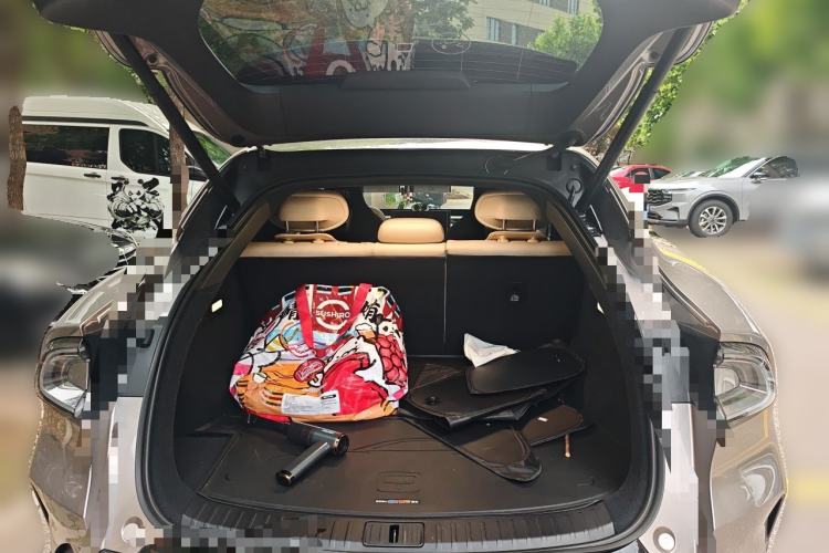 Used Xiaomi Auto YU7 2025 Ultra-Long Range All-Wheel Drive Pro Version Trunk