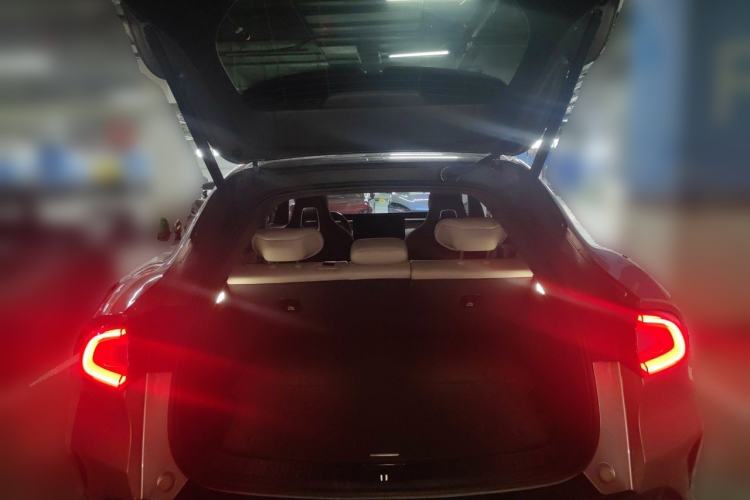 Used Xiaomi Auto YU7 2025 Ultra-Long Range High-Performance All-Wheel-Drive Max Edition Trunk