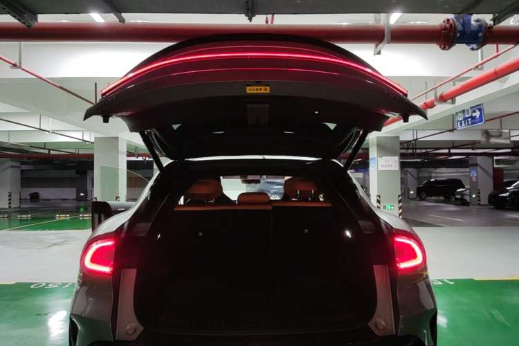 Used Xiaomi Auto YU7 2025 Ultra-Long Range High-Performance All-Wheel-Drive Max Edition Trunk