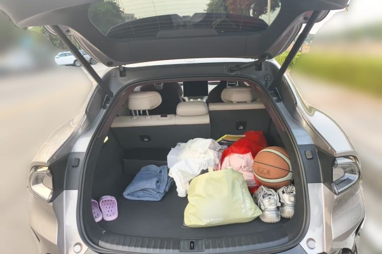 Used Xiaomi Auto YU7 2025 Ultra-Long Range High-Performance All-Wheel-Drive Max Edition Trunk