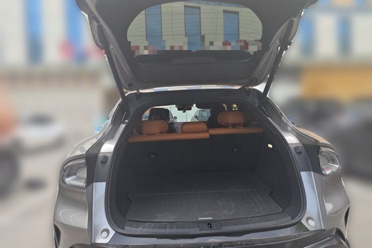 Used Xiaomi Auto YU7 2025 Ultra-Long Range High-Performance All-Wheel-Drive Max Edition Trunk