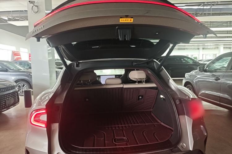 Used Xiaomi Auto YU7 2025 Ultra-Long Range High-Performance All-Wheel-Drive Max Edition Trunk