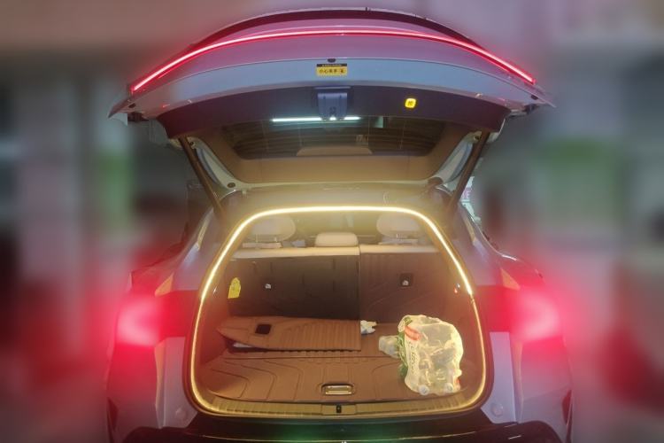 Used Xiaomi Auto YU7 2025 Ultra-Long Range High-Performance All-Wheel-Drive Max Edition Trunk