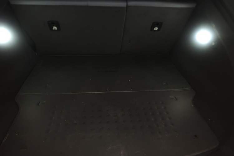 Used Xiaomi Auto YU7 2025 Ultra-Long Range High-Performance All-Wheel-Drive Max Edition Trunk