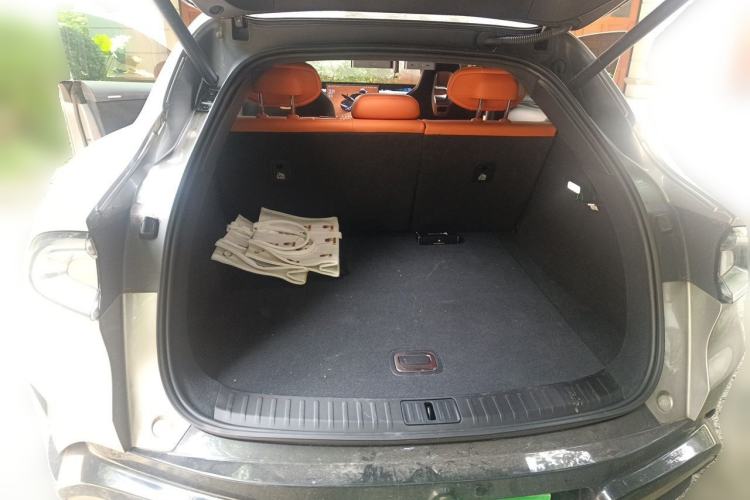 Used Xiaomi Auto YU7 2025 Ultra-Long Range High-Performance All-Wheel-Drive Max Edition Trunk