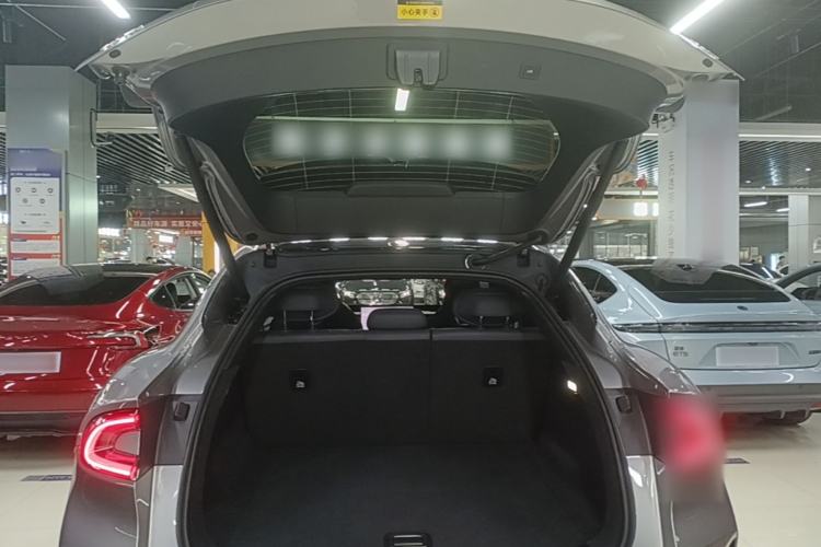 Used Xiaomi Auto YU7 2025 Ultra-Long Range All-Wheel Drive Pro Version Trunk