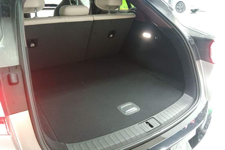 Used Xiaomi Auto YU7 2025 Ultra-Long Range Rear-Wheel Drive Version Trunk