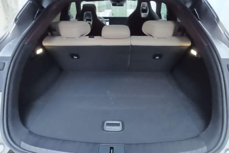 Used Xiaomi Auto YU7 2025 Ultra-Long Range All-Wheel Drive Pro Version Trunk