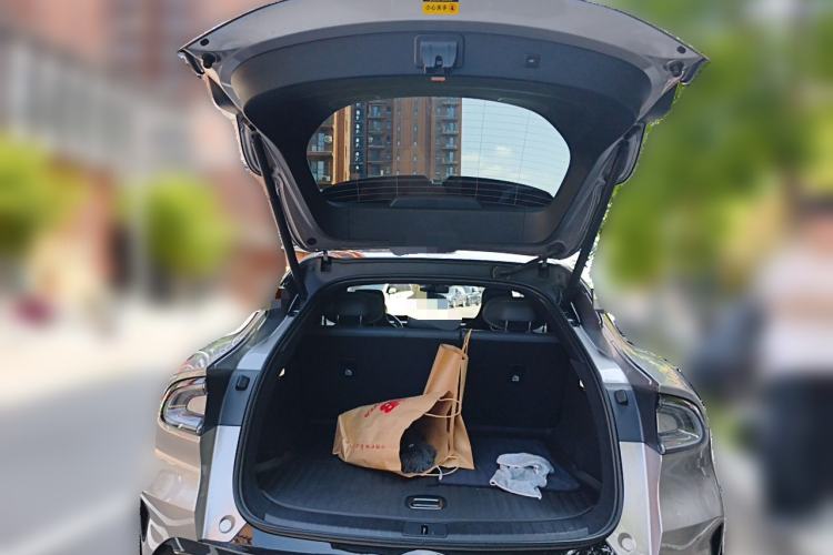 Used Xiaomi Auto YU7 2025 Ultra-Long Range Rear-Wheel Drive Version Trunk