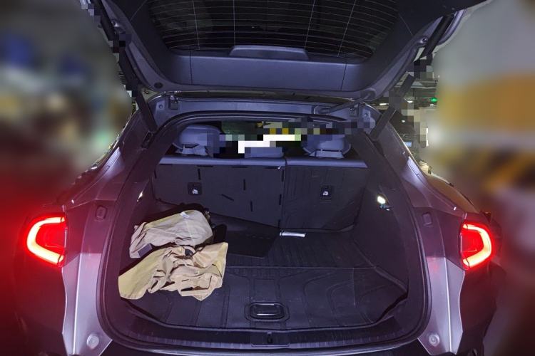Used Xiaomi Auto YU7 2025 Ultra-Long Range Rear-Wheel Drive Version Trunk