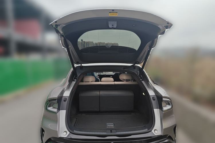 Used Xiaomi Auto YU7 2025 Ultra-Long Range High-Performance All-Wheel-Drive Max Edition Trunk