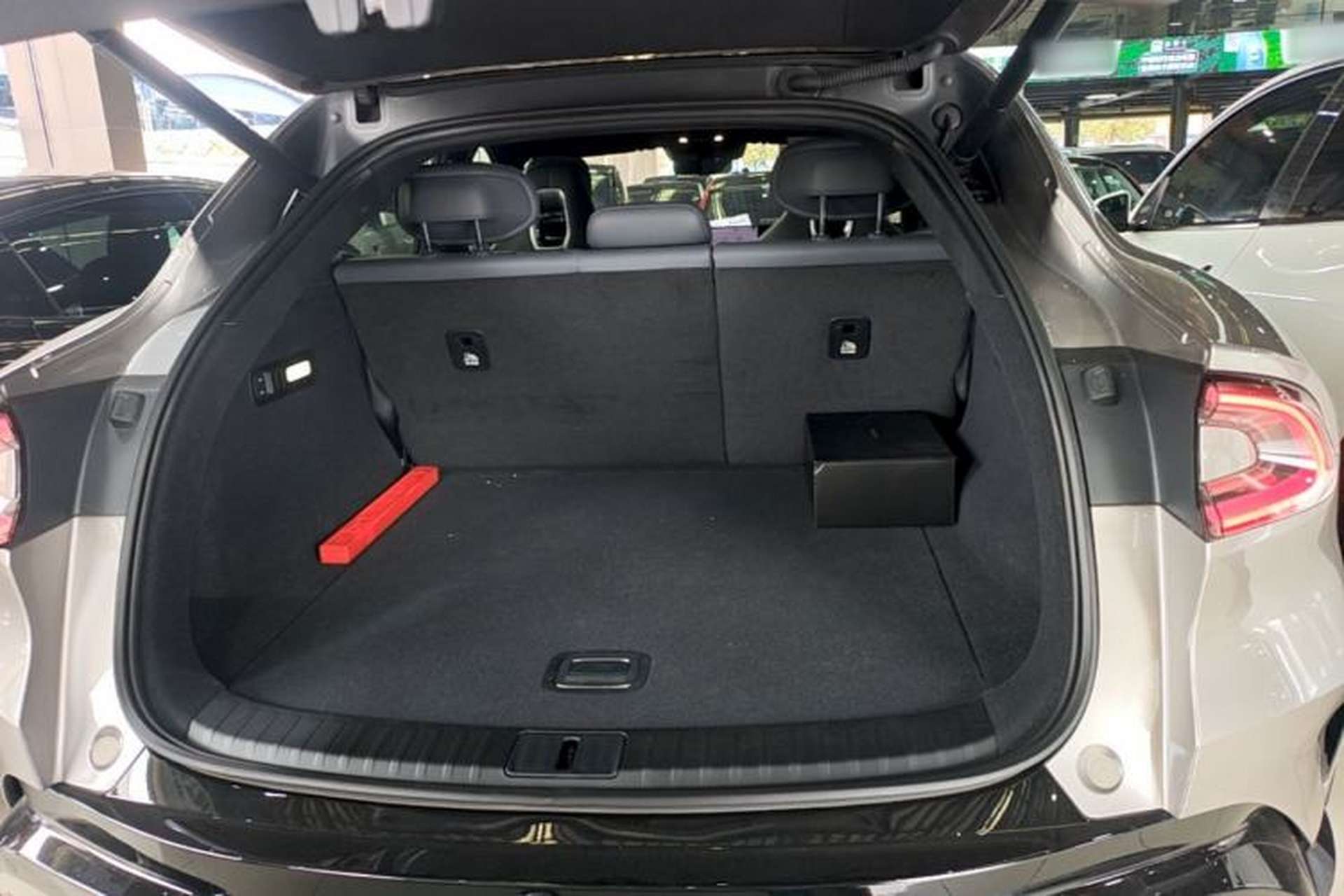 Used Xiaomi Auto YU7 2025 Ultra-Long Range Rear-Wheel Drive Version Trunk
