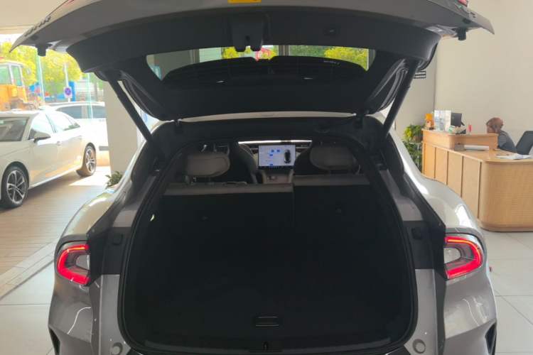 Used Xiaomi Auto YU7 2025 Ultra-Long Range Rear-Wheel Drive Version Trunk