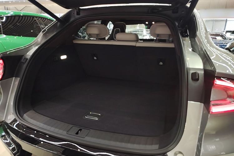 Used Xiaomi Auto YU7 2025 Ultra-Long Range Rear-Wheel Drive Version Trunk