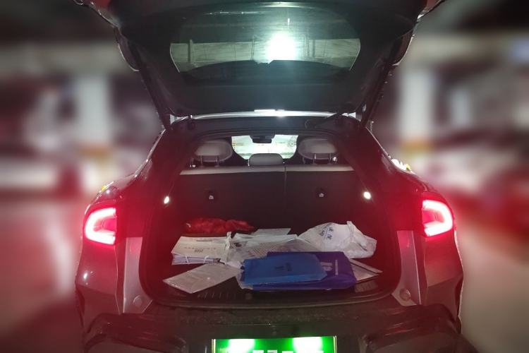 Used Xiaomi Auto YU7 2025 Ultra-Long Range High-Performance All-Wheel-Drive Max Edition Trunk