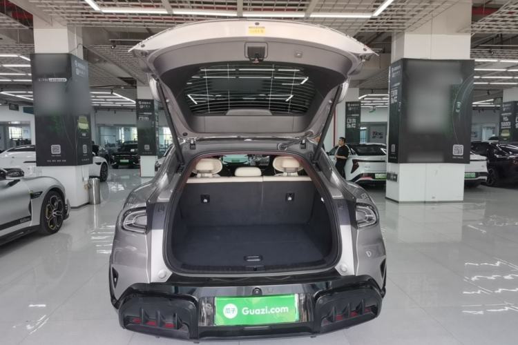 Used Xiaomi Auto YU7 2025 Ultra-Long Range High-Performance All-Wheel-Drive Max Edition Trunk