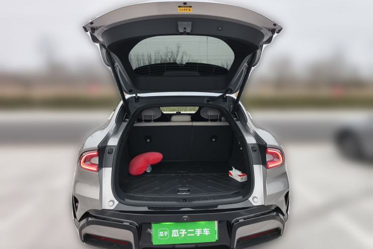 Used Xiaomi Auto YU7 2025 Ultra-Long Range Rear-Wheel Drive Version Trunk