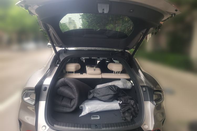 Used Xiaomi Auto YU7 2025 Ultra-Long Range High-Performance All-Wheel-Drive Max Edition Trunk