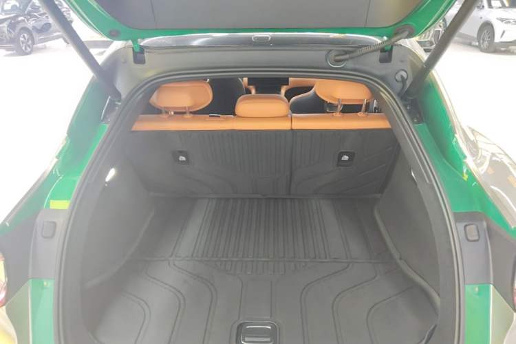 Used Xiaomi Auto YU7 2025 Ultra-Long Range All-Wheel Drive Pro Version Trunk