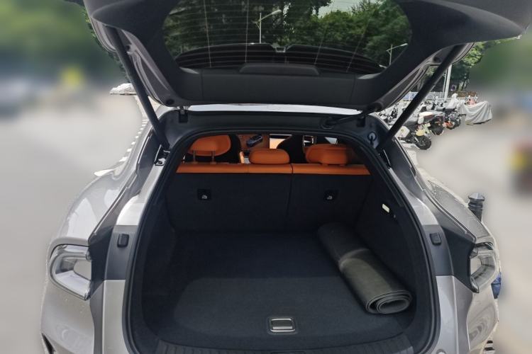 Used Xiaomi Auto YU7 2025 Ultra-Long Range Rear-Wheel Drive Version Trunk