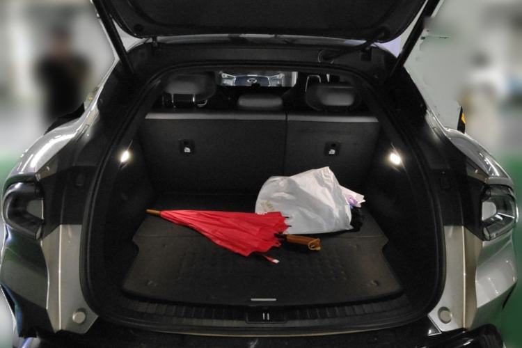 Used Xiaomi Auto YU7 2025 Ultra-Long Range High-Performance All-Wheel-Drive Max Edition Trunk