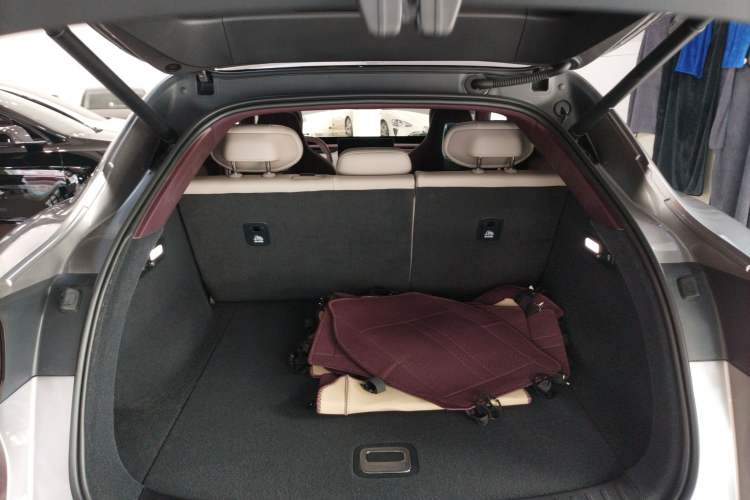 Used Xiaomi Auto YU7 2025 Ultra-Long Range All-Wheel Drive Pro Version Trunk