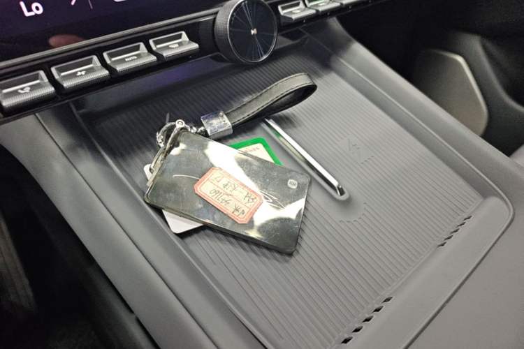 Used Xiaomi Auto YU7 2025 Ultra-Long Range Rear-Wheel Drive Version Vehicle Key