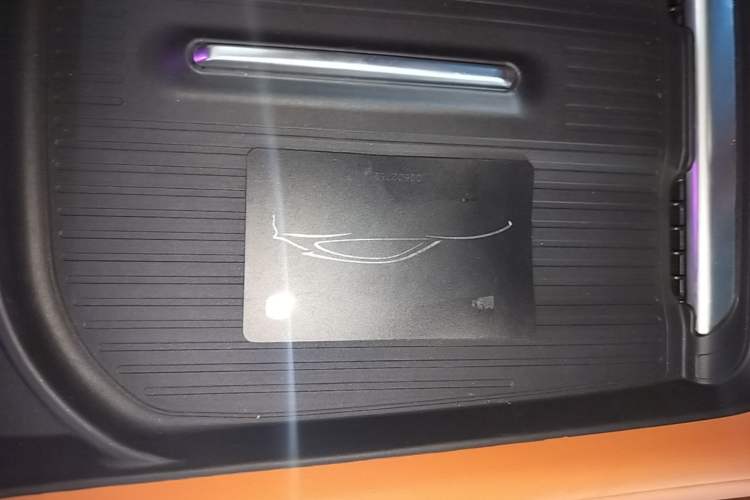 Used Xiaomi Auto YU7 2025 Ultra-Long Range High-Performance All-Wheel-Drive Max Edition Vehicle Key