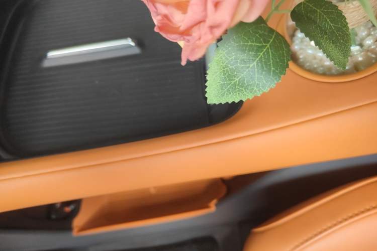 Used Xiaomi Auto YU7 2025 Ultra-Long Range High-Performance All-Wheel-Drive Max Edition Vehicle Key