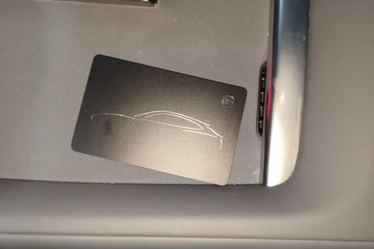 Used Xiaomi Auto YU7 2025 Ultra-Long Range High-Performance All-Wheel-Drive Max Edition Vehicle Key