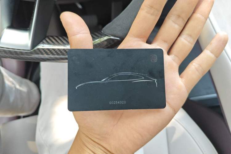 Used Xiaomi Auto YU7 2025 Ultra-Long Range High-Performance All-Wheel-Drive Max Edition Vehicle Key
