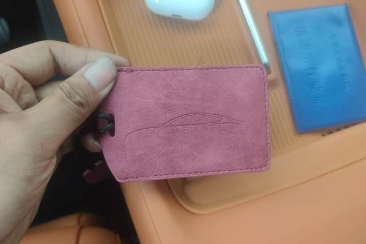 Used Xiaomi Auto YU7 2025 Ultra-Long Range High-Performance All-Wheel-Drive Max Edition Vehicle Key