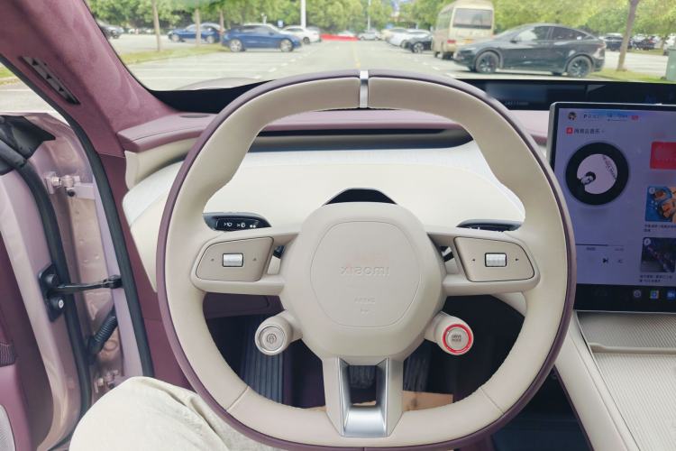 Used Xiaomi Auto YU7 2025 Ultra-Long Range High-Performance All-Wheel-Drive Max Edition Steering Wheel