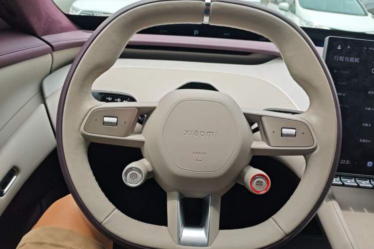Used Xiaomi Auto YU7 2025 Ultra-Long Range High-Performance All-Wheel-Drive Max Edition Steering Wheel
