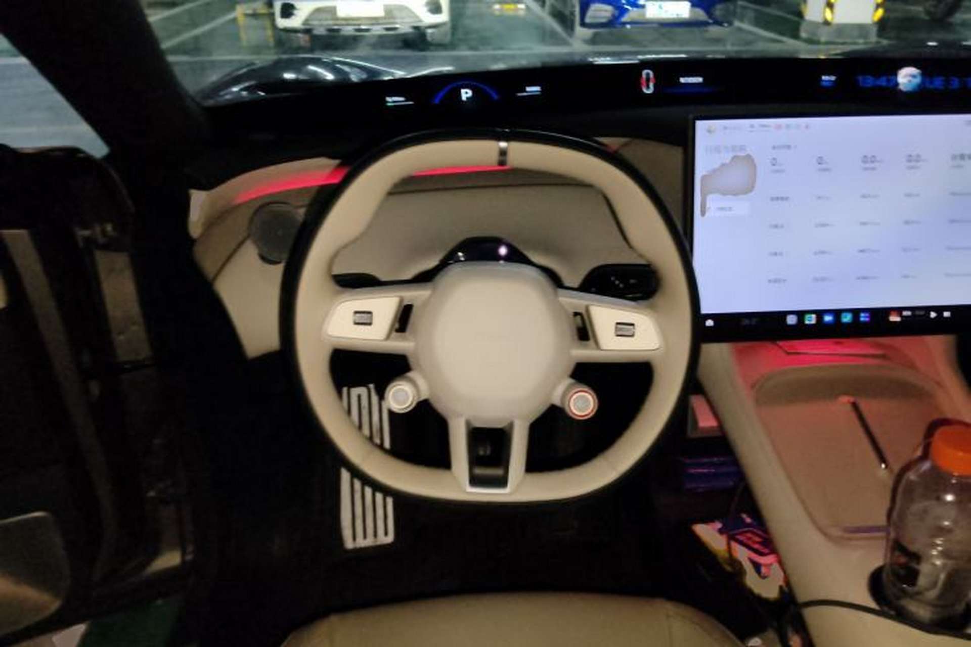 Used Xiaomi Auto YU7 2025 Ultra-Long Range Rear-Wheel Drive Version Steering Wheel