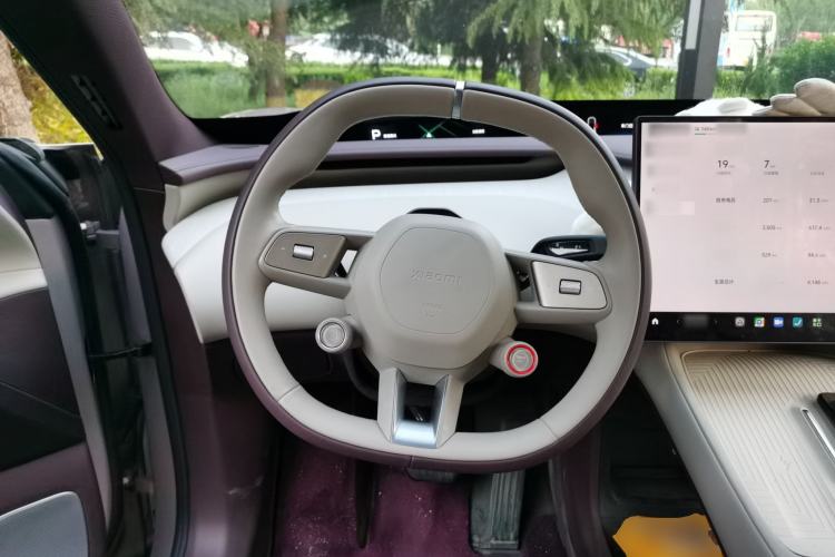 Used Xiaomi Auto YU7 2025 Ultra-Long Range Rear-Wheel Drive Version Steering Wheel