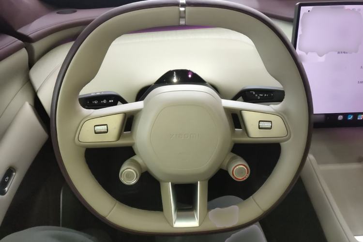 Used Xiaomi Auto YU7 2025 Ultra-Long Range High-Performance All-Wheel-Drive Max Edition Steering Wheel