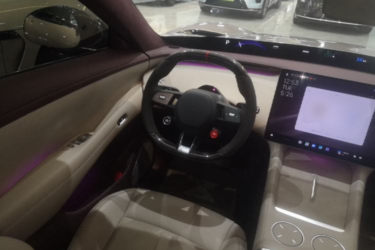 Used Xiaomi Auto YU7 2025 Ultra-Long Range High-Performance All-Wheel-Drive Max Edition Steering Wheel