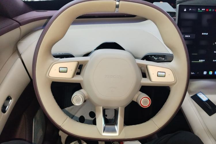 Used Xiaomi Auto YU7 2025 Ultra-Long Range Rear-Wheel Drive Version Steering Wheel