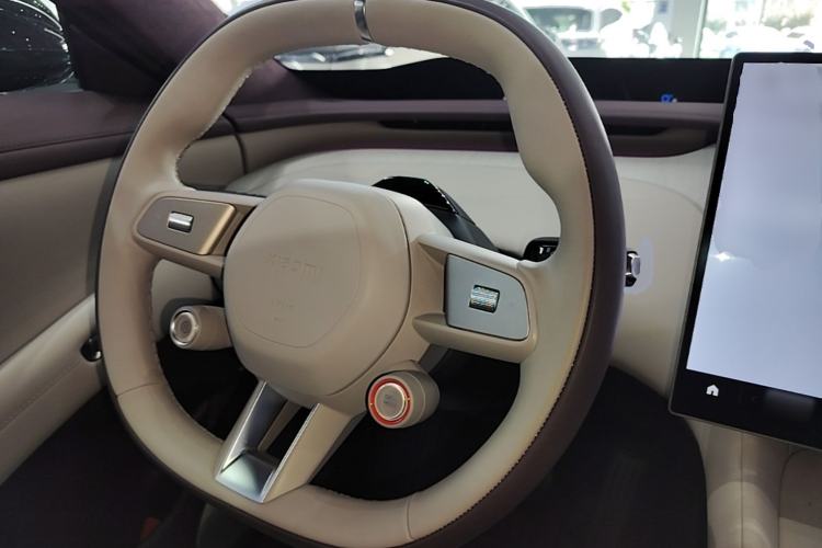 Used Xiaomi Auto YU7 2025 Ultra-Long Range High-Performance All-Wheel-Drive Max Edition Steering Wheel