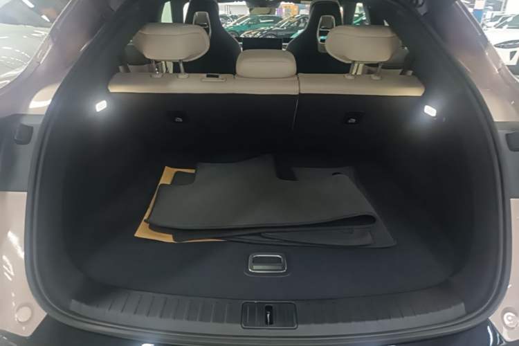 Used Xiaomi Auto YU7 2025 Ultra-Long Range All-Wheel Drive Pro Version Trunk