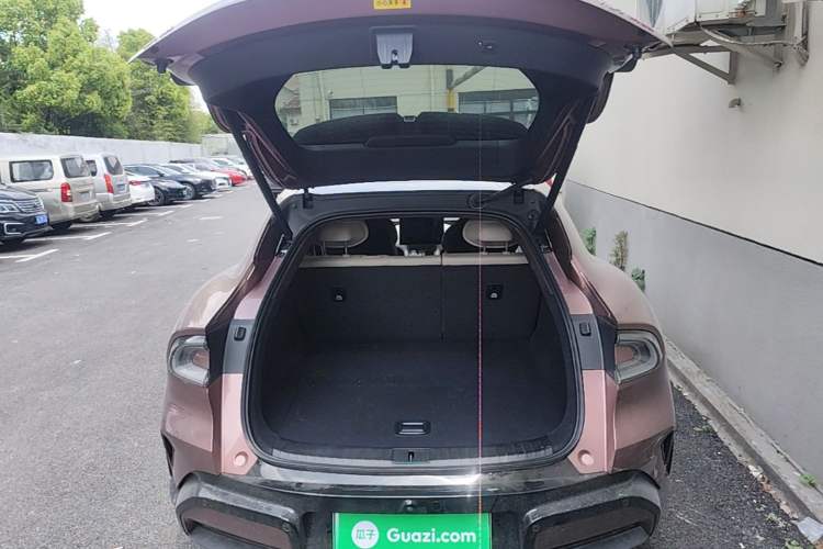 Used Xiaomi Auto YU7 2025 Ultra-Long Range High-Performance All-Wheel-Drive Max Edition Trunk