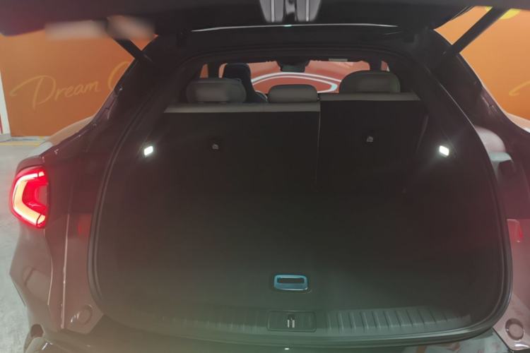 Used Xiaomi Auto YU7 2025 Ultra-Long Range High-Performance All-Wheel-Drive Max Edition Trunk
