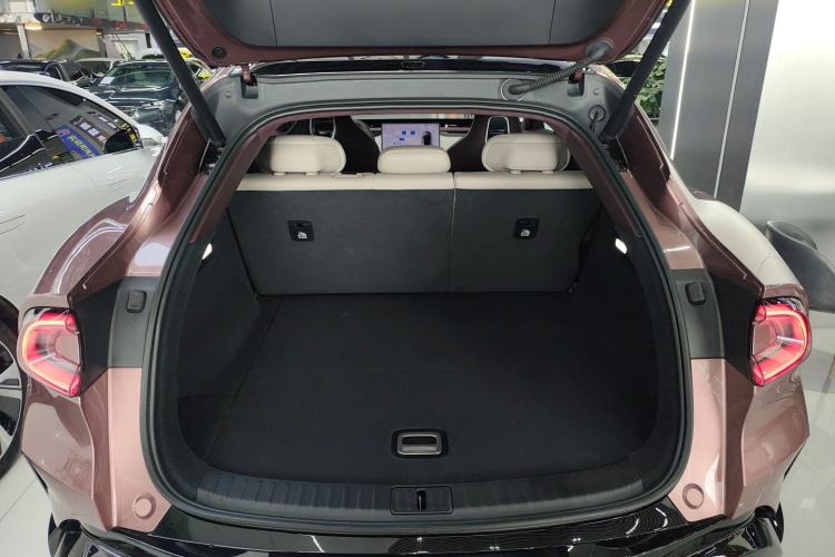 Used Xiaomi Auto YU7 2025 Ultra-Long Range High-Performance All-Wheel-Drive Max Edition Trunk