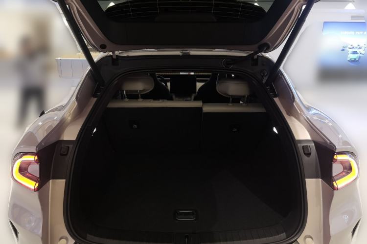 Used Xiaomi Auto YU7 2025 Ultra-Long Range High-Performance All-Wheel-Drive Max Edition Trunk