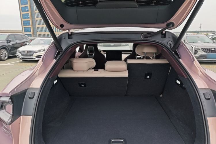 Used Xiaomi Auto YU7 2025 Ultra-Long Range High-Performance All-Wheel-Drive Max Edition Trunk